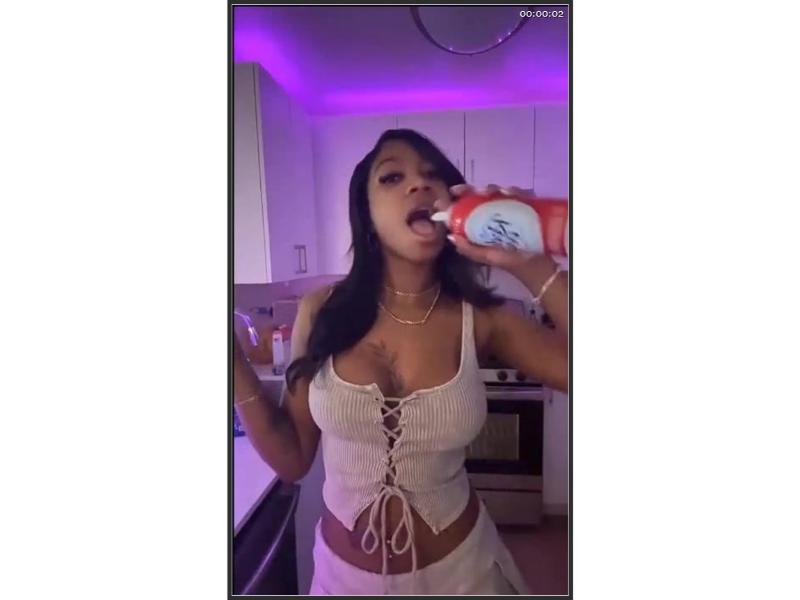 Cooking with kya Onlyfans Video Masturbating