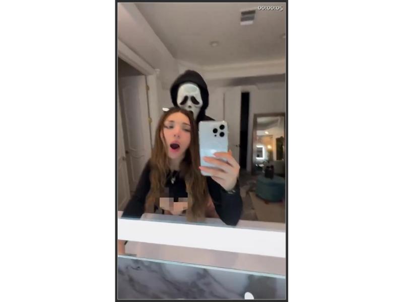 Katiana Kay Leaked Video Fuck in WC