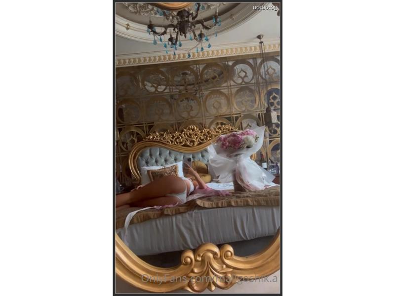 Anna Malygon sexy Video Erotic On Bed