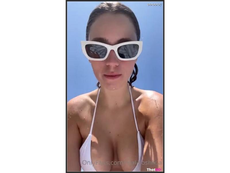 Anna Malygon hot Video Erotic Pool